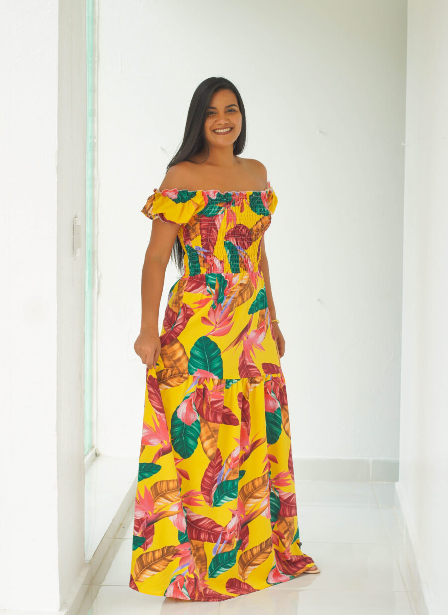 Vestido largo color amarillo con estampados tropicales 307365