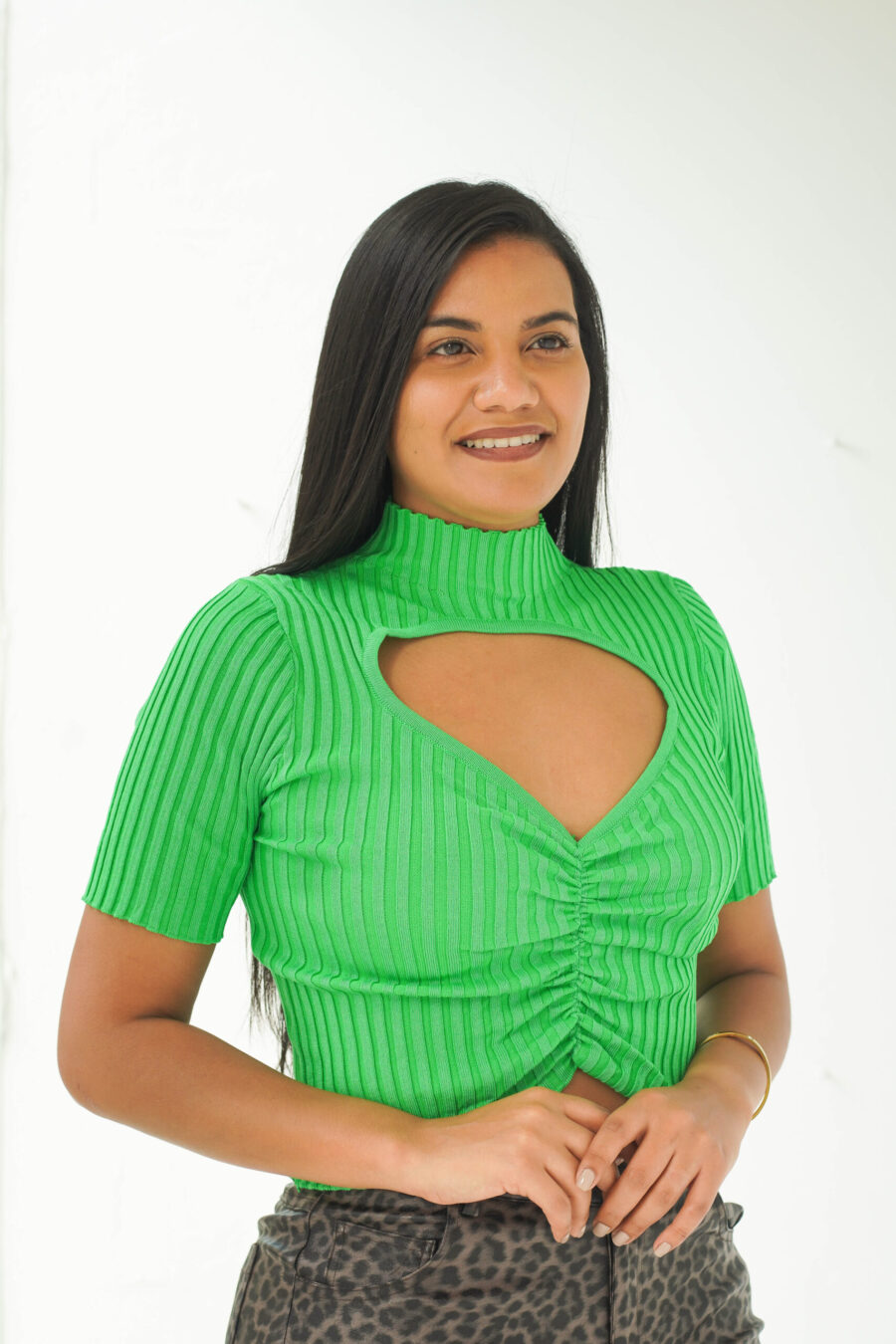 blusa con cuello tortuga y escote 313945 - Imagen 3