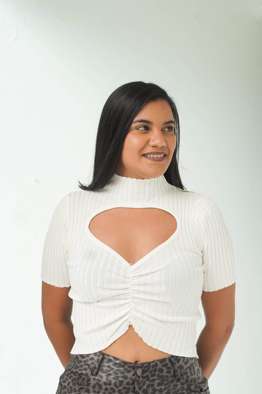 blusa con cuello tortuga y escote 313945 - Imagen 2