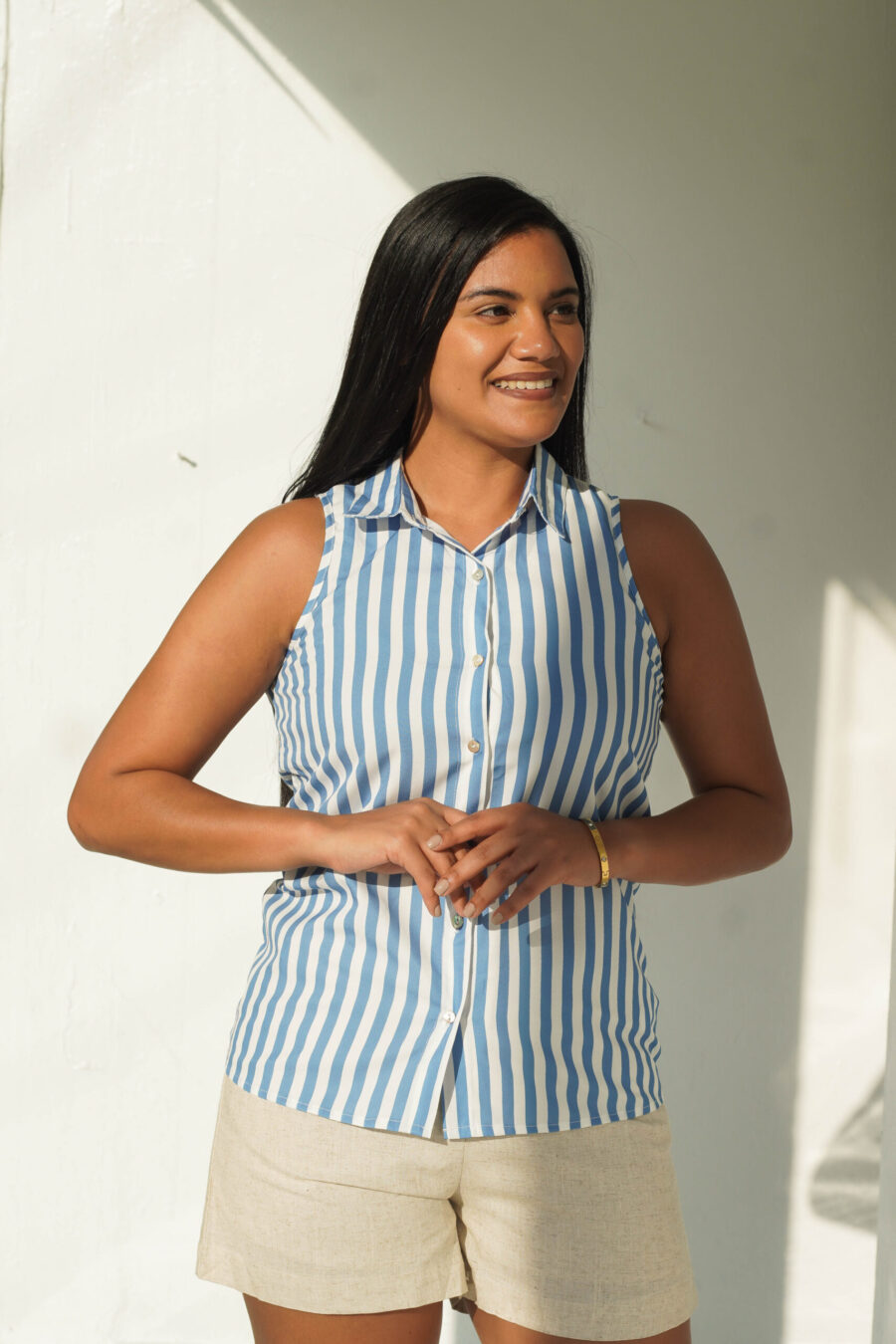 Camisa desmangada con rayas - Imagen 3