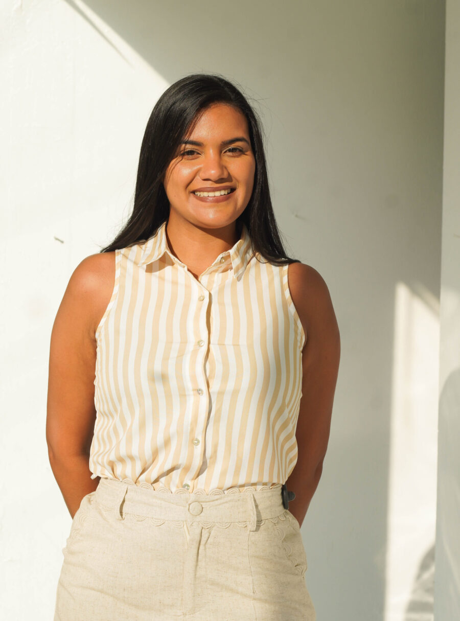 Camisa desmangada con rayas - Imagen 4