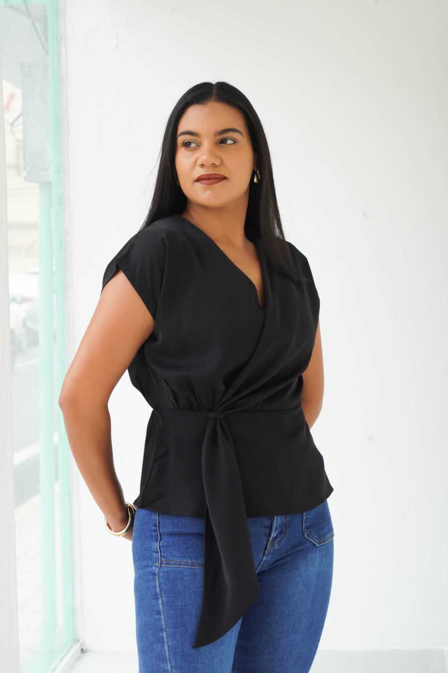 Blusa casual con lazo frontal- Elegancia y comodidad - Imagen 4