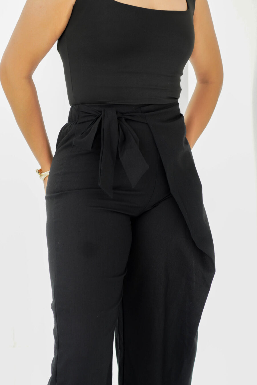 Pantalon palazzo con estilo relajado - Imagen 3