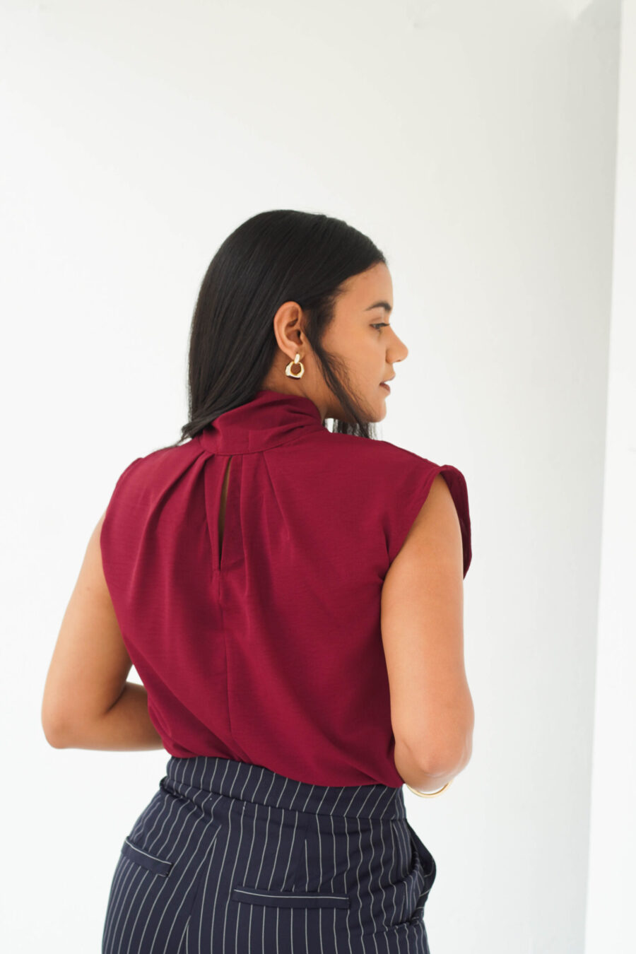Blusa casual con amarre en el cuello - Imagen 2