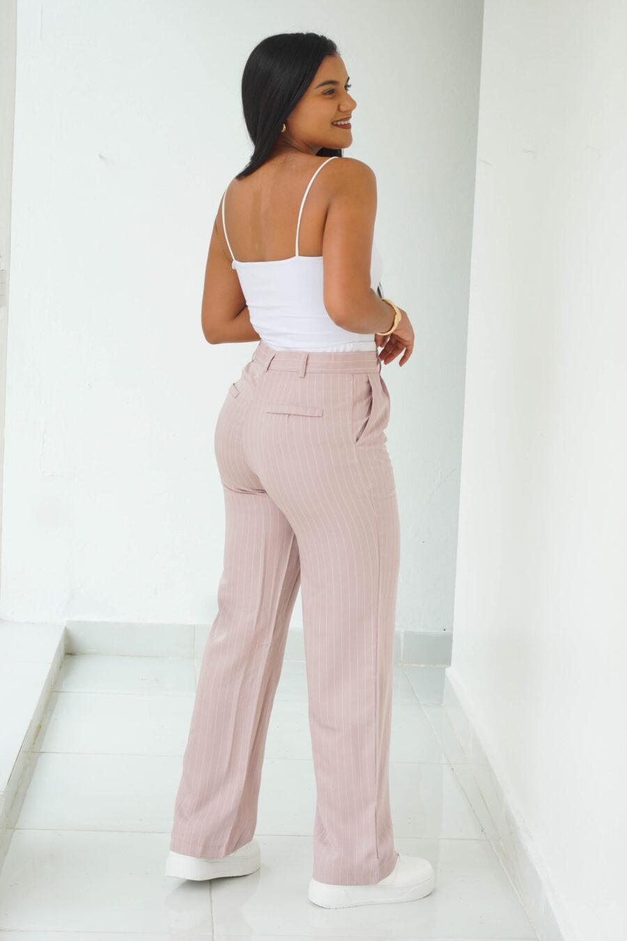 Pantalón de vestir con un toque moderno - Imagen 2