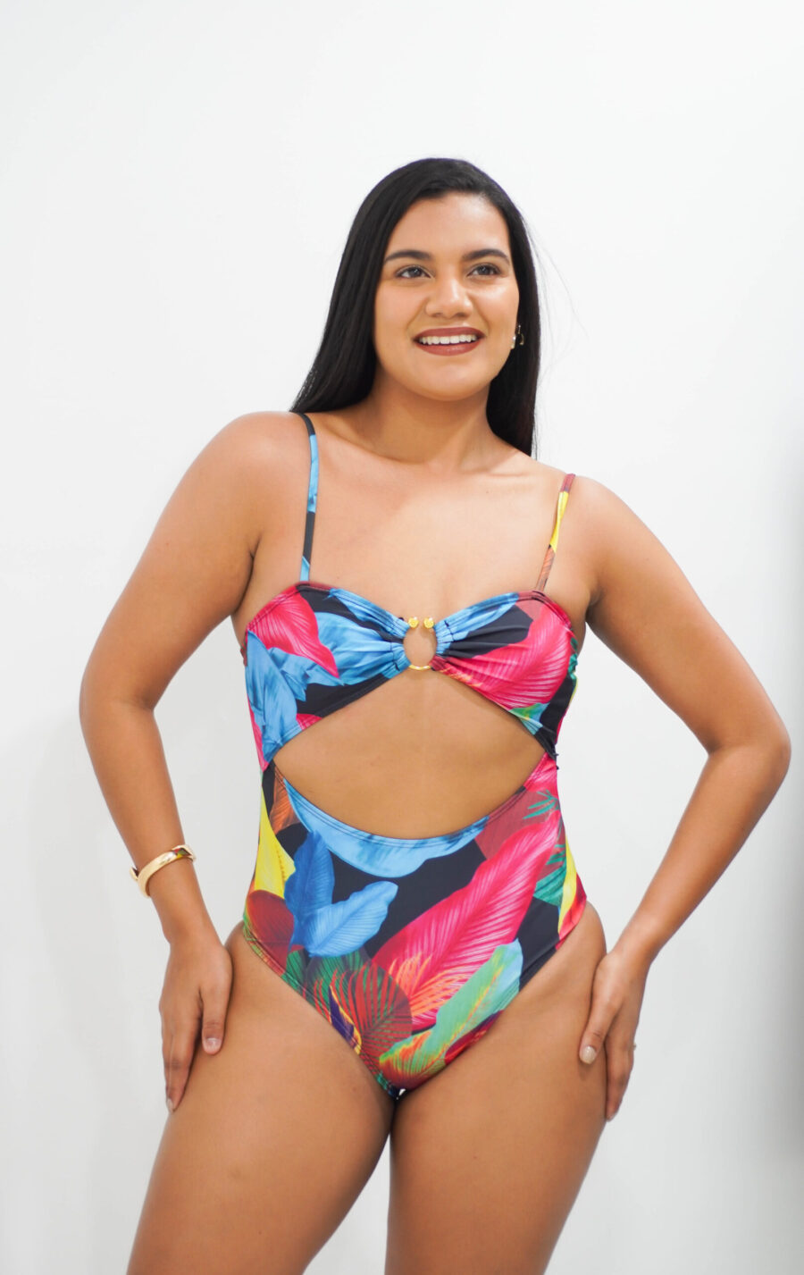 Traje baño multicolor con apertura el la parte frontal