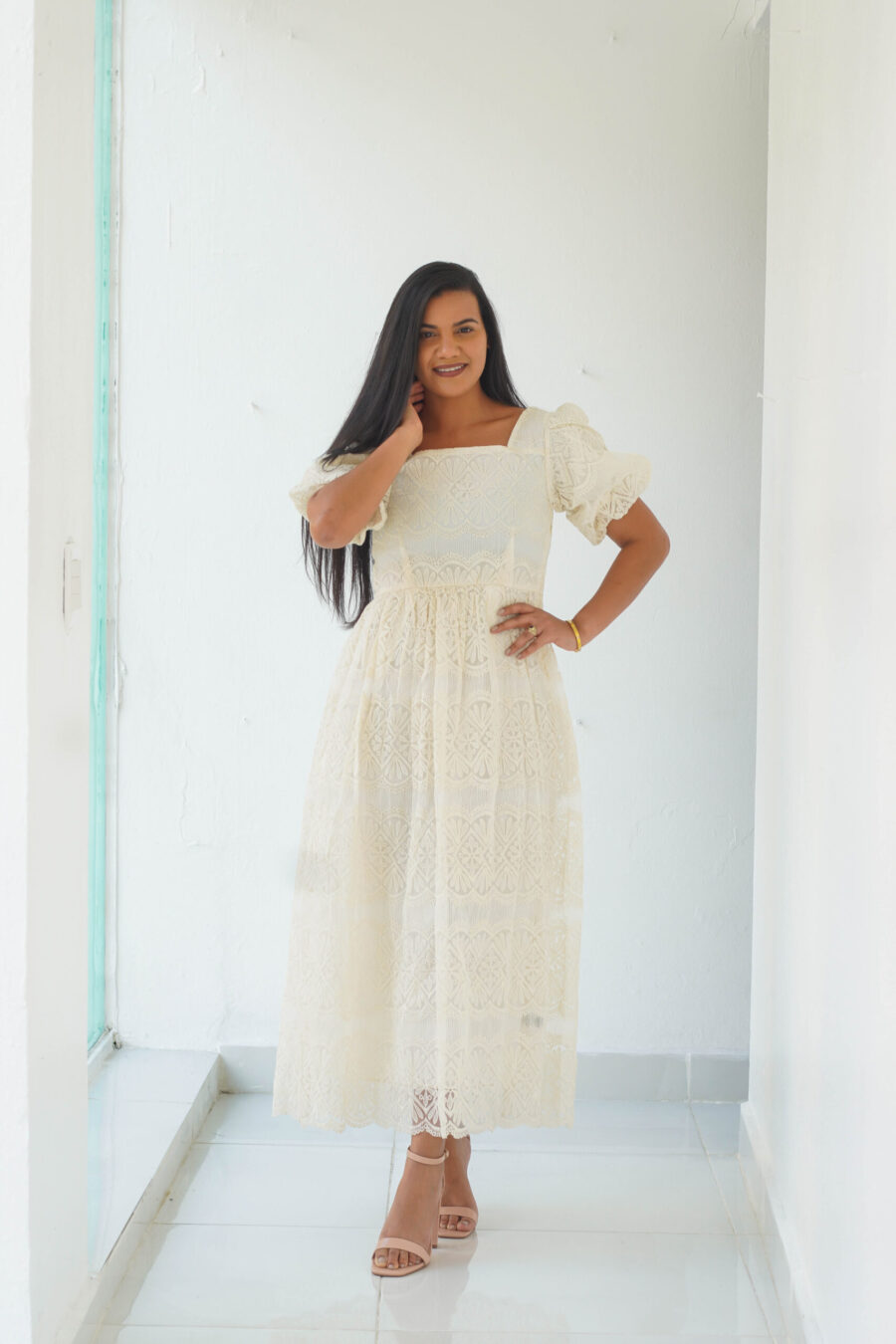 vestido crema de encaje angelical - Imagen 3