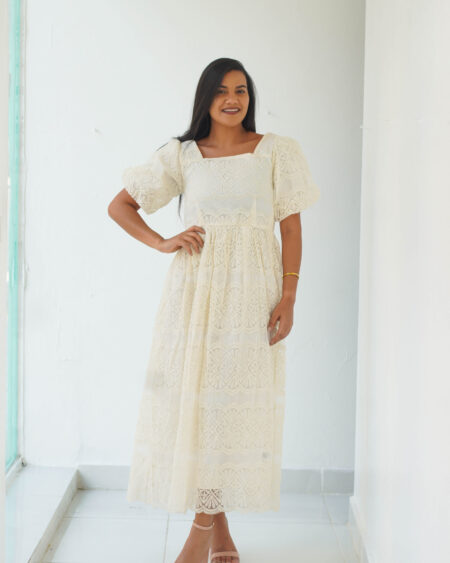 vestido crema de encaje angelical
