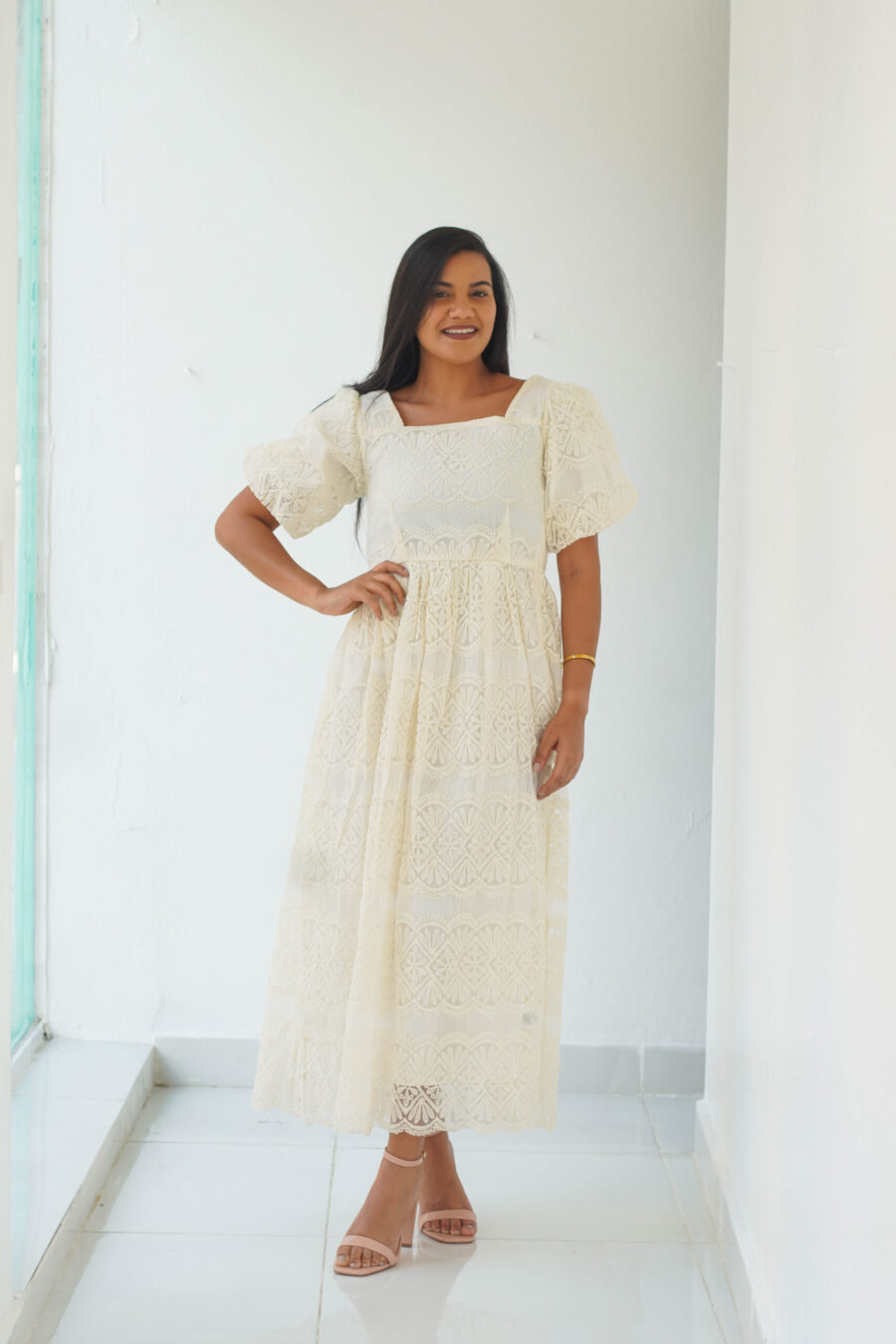vestido crema de encaje angelical