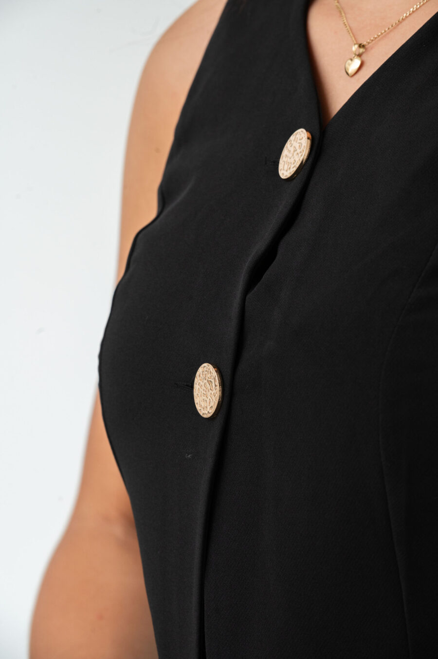 Chaqueta sin mangas con corte moderno - Imagen 4
